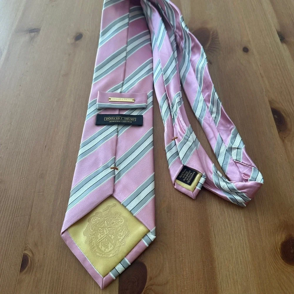Donald J Trump Signature Collection Pink Silver Striped Silk Tie Mens Necktie